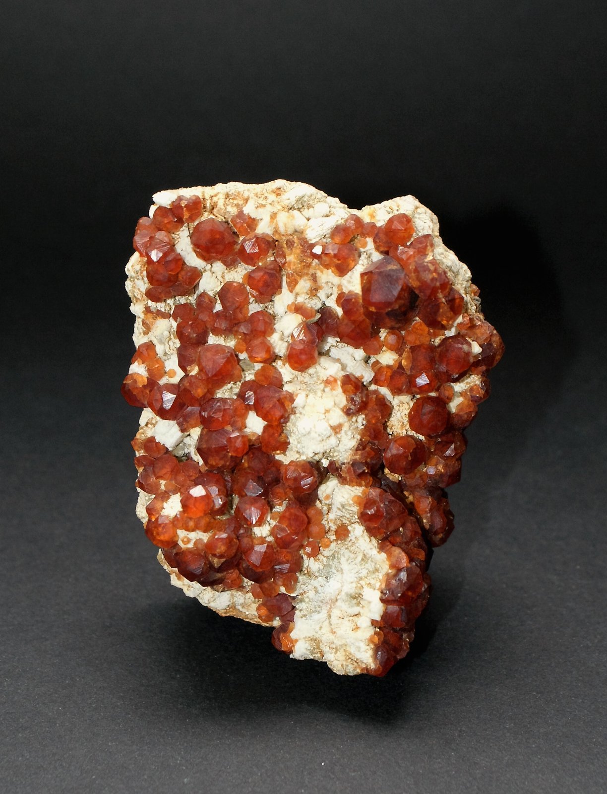 Spessartine
75mm x 60mm x 35mm
(Autor: Philippe Durand)
