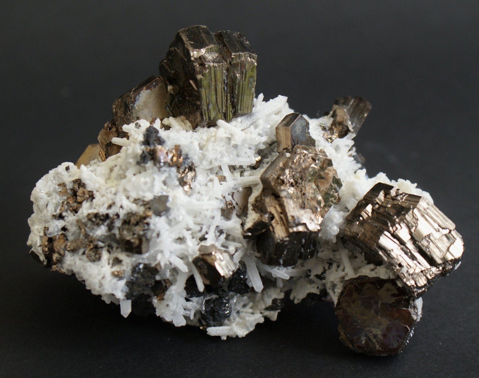 Pyrrhotite with Quartz
80mm x 50mm
(Autor: Philippe Durand)