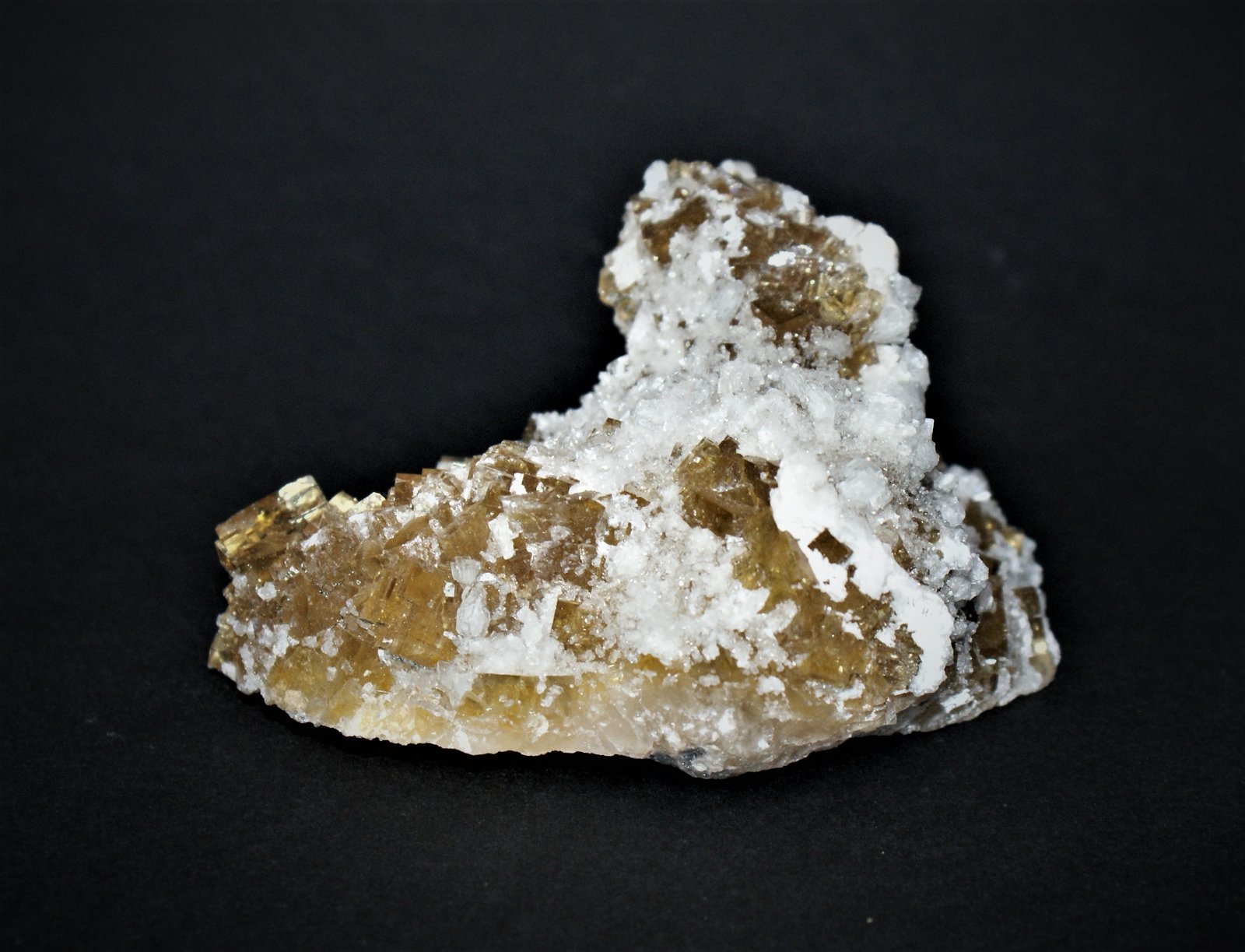 Fluorite, Baryte and Dolomite
85mm x 65mm x 50mm
(Autor: Philippe Durand)