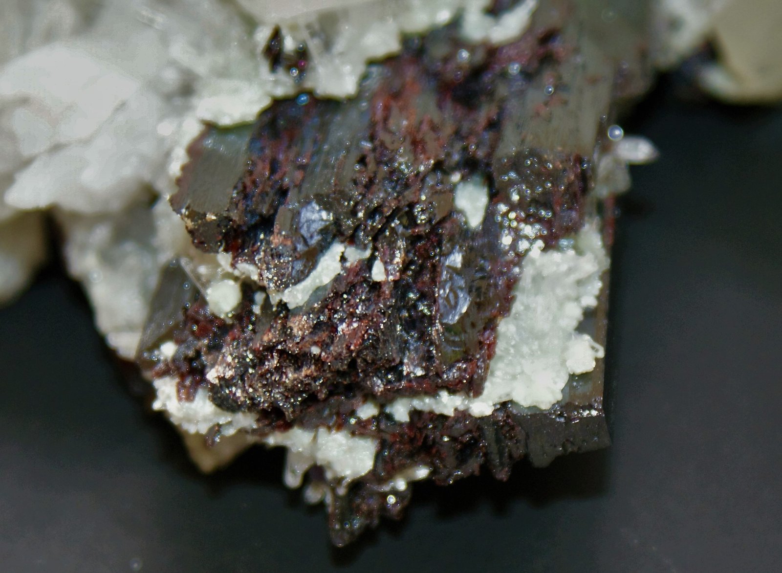 Hübnerite and Quartz
135mm x 100m x 50mm
(Autor: Philippe Durand)