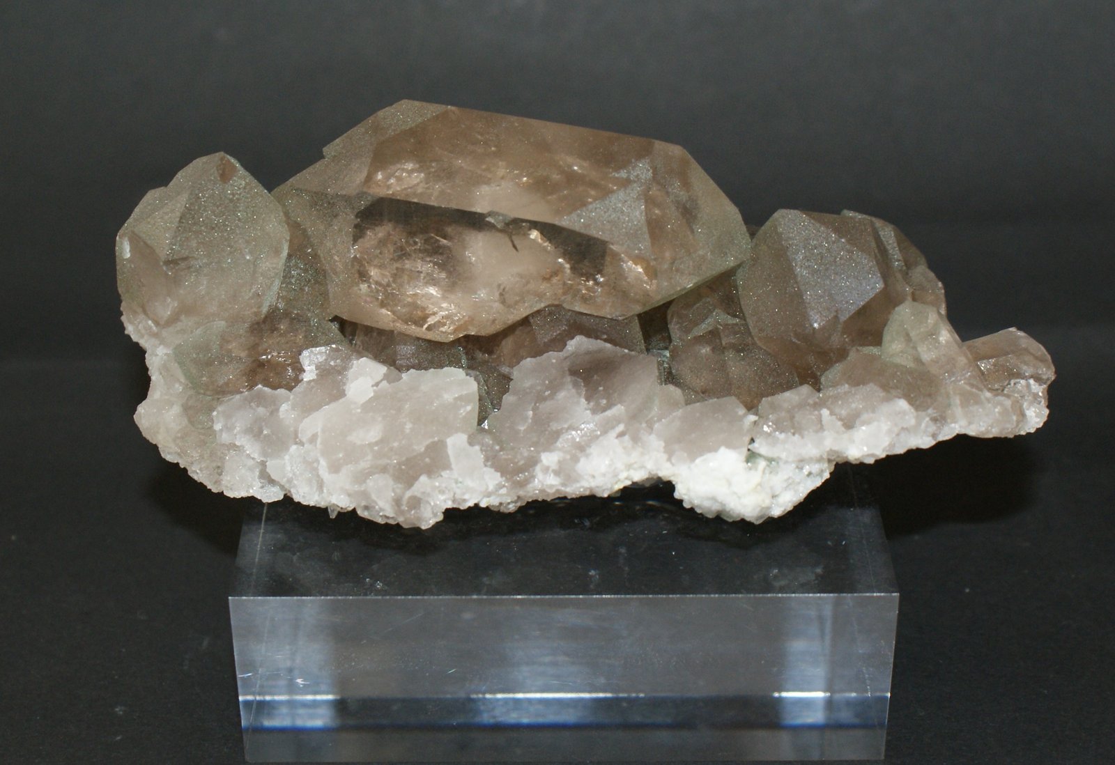 Quartz (variety smoky)
110mm x 50mm x 40mm
(Autor: Philippe Durand)