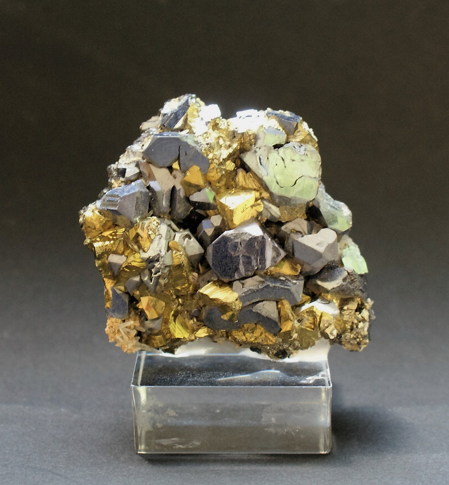Galena and Chalcopyrite
65mm X 55mm x 30mm
(Autor: Philippe Durand)