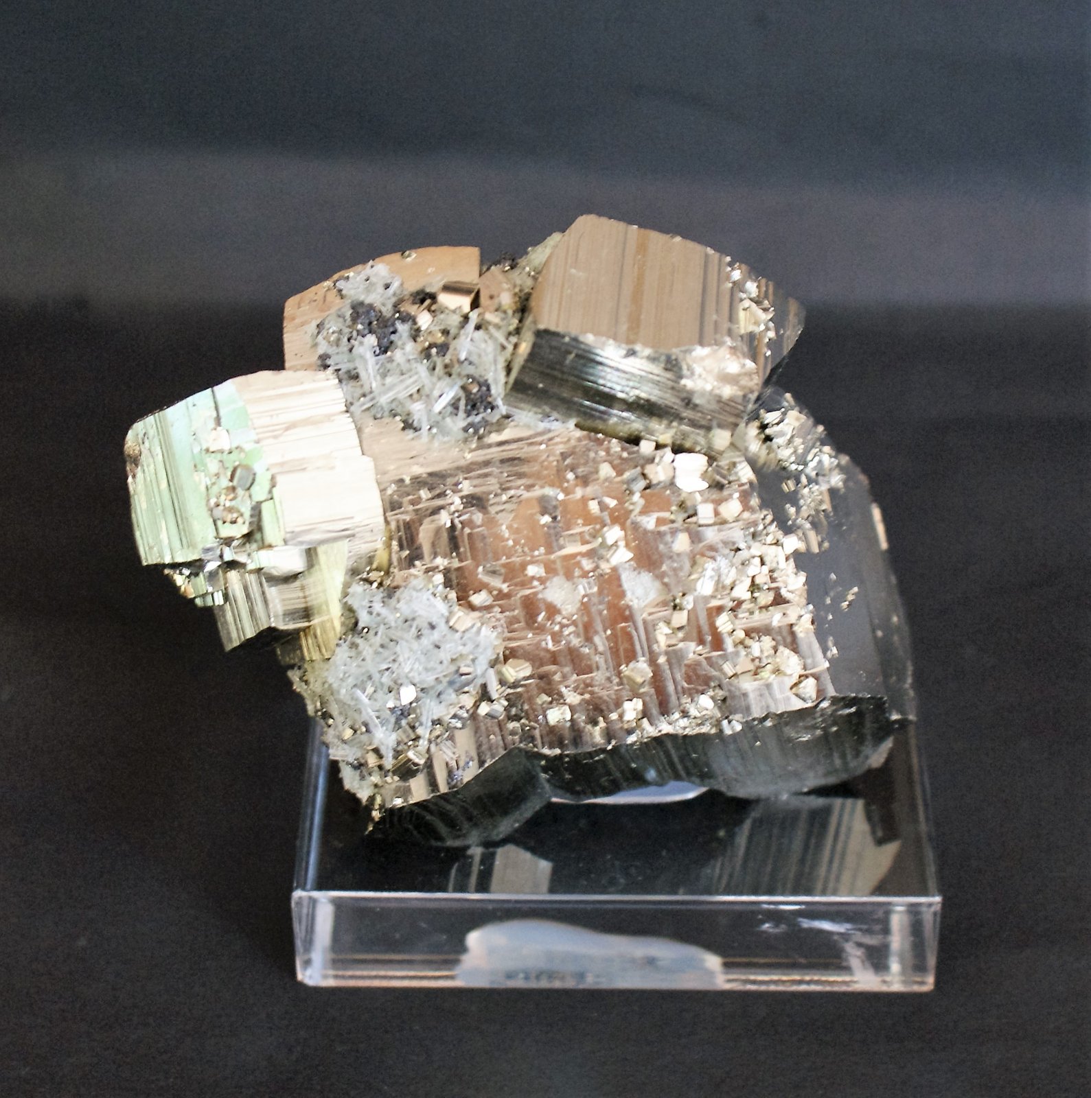 Pyrite
90mm x 70mm x 60mm
(Autor: Philippe Durand)