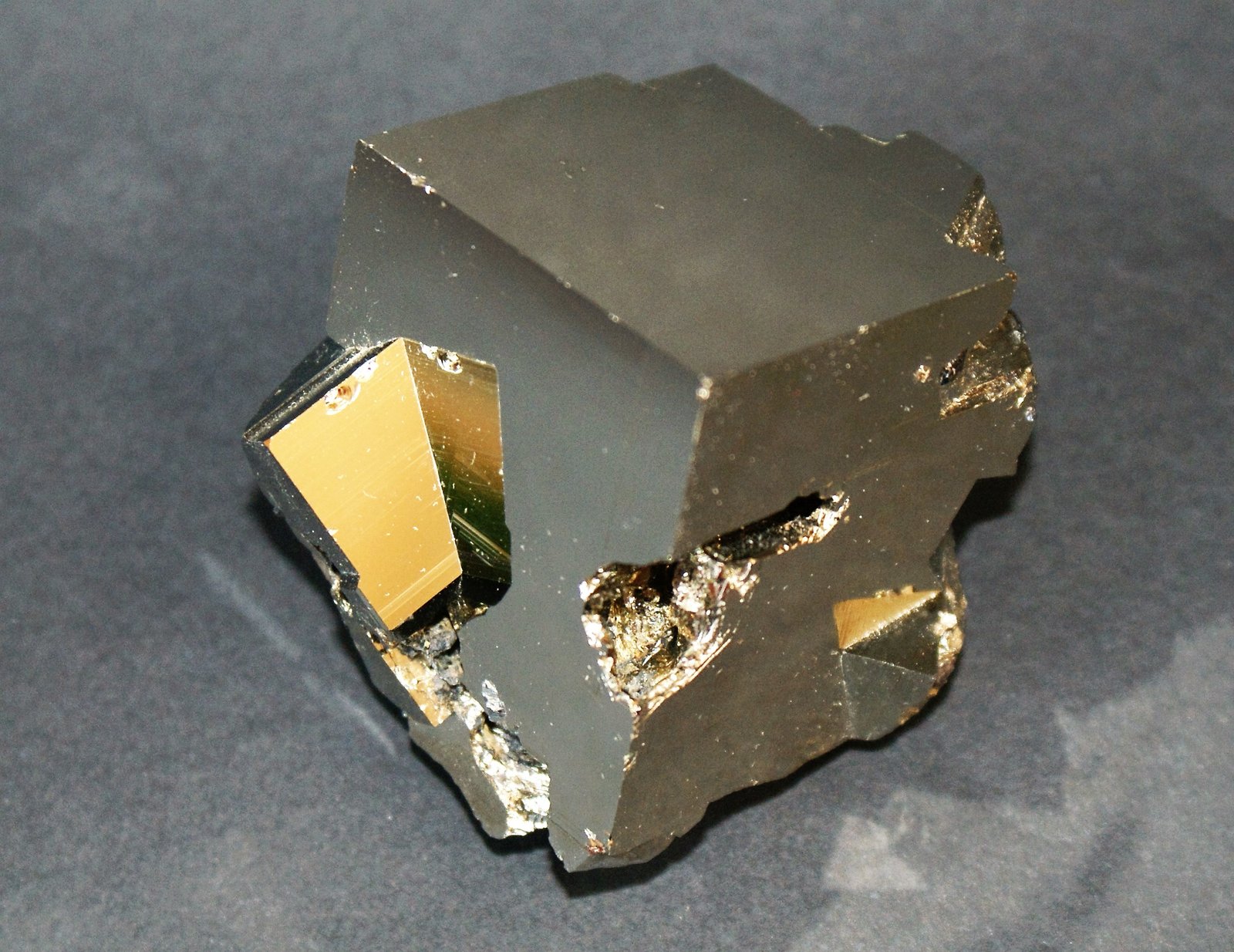 Pyrite
60mm x 55mm x 45mm
(Autor: Philippe Durand)