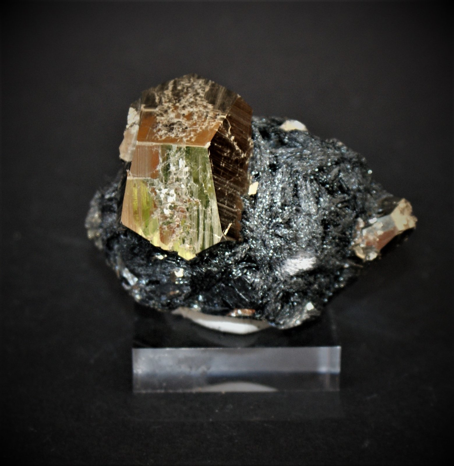 Pyrite and Hematite
65mm X 55mm X 45mm
(Autor: Philippe Durand)