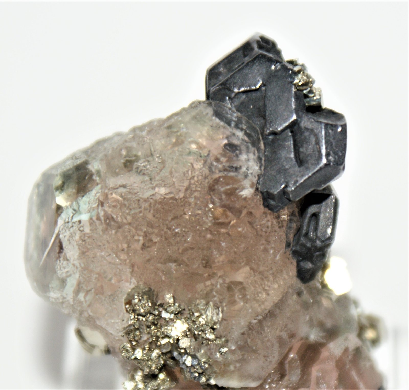 Fluorite and Pyrite and Galena
45mm x 30mm x 25mm
(Autor: Philippe Durand)