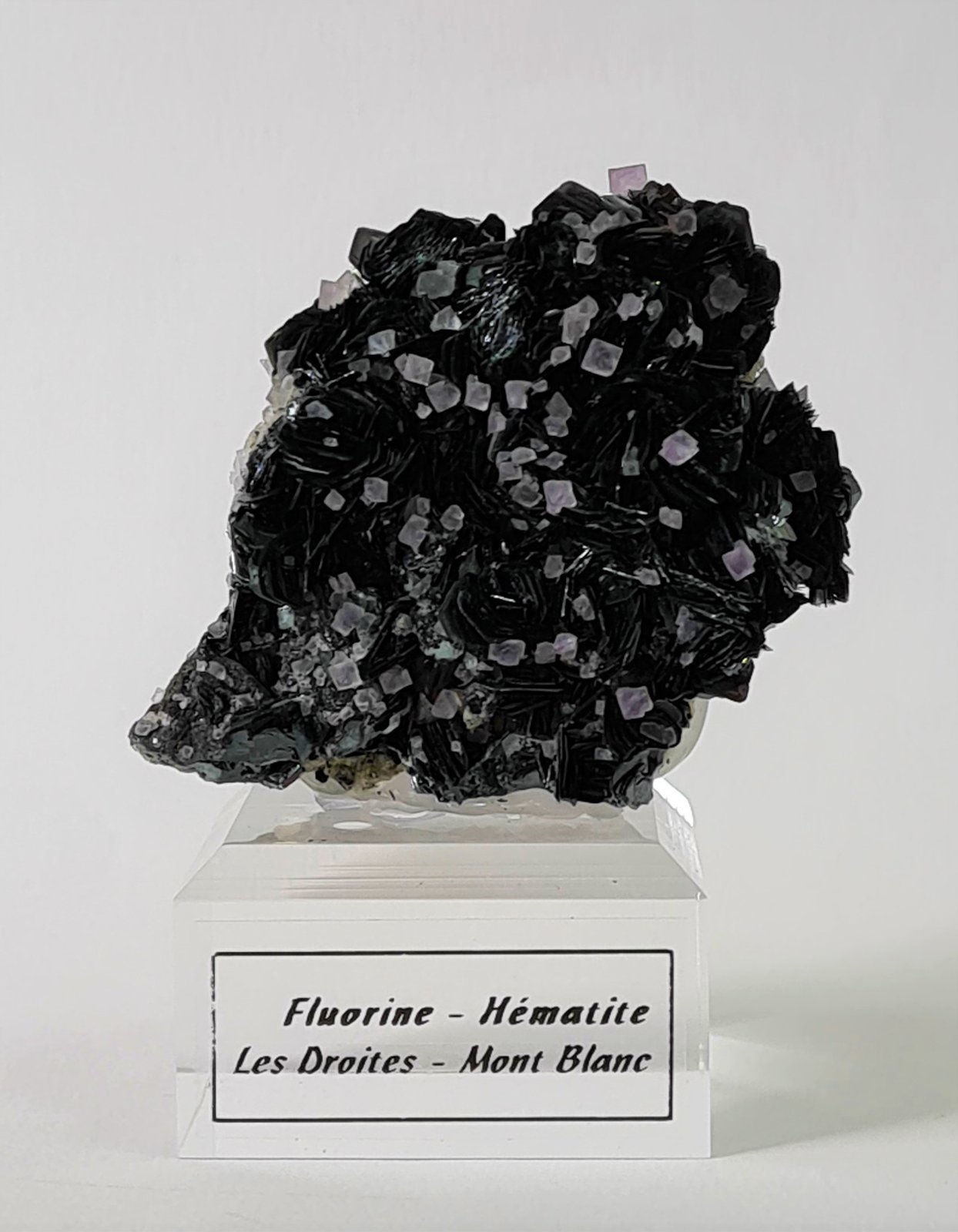 Hematite and Fluorite
60mm x 55mm *35 mm
(Autor: Philippe Durand)