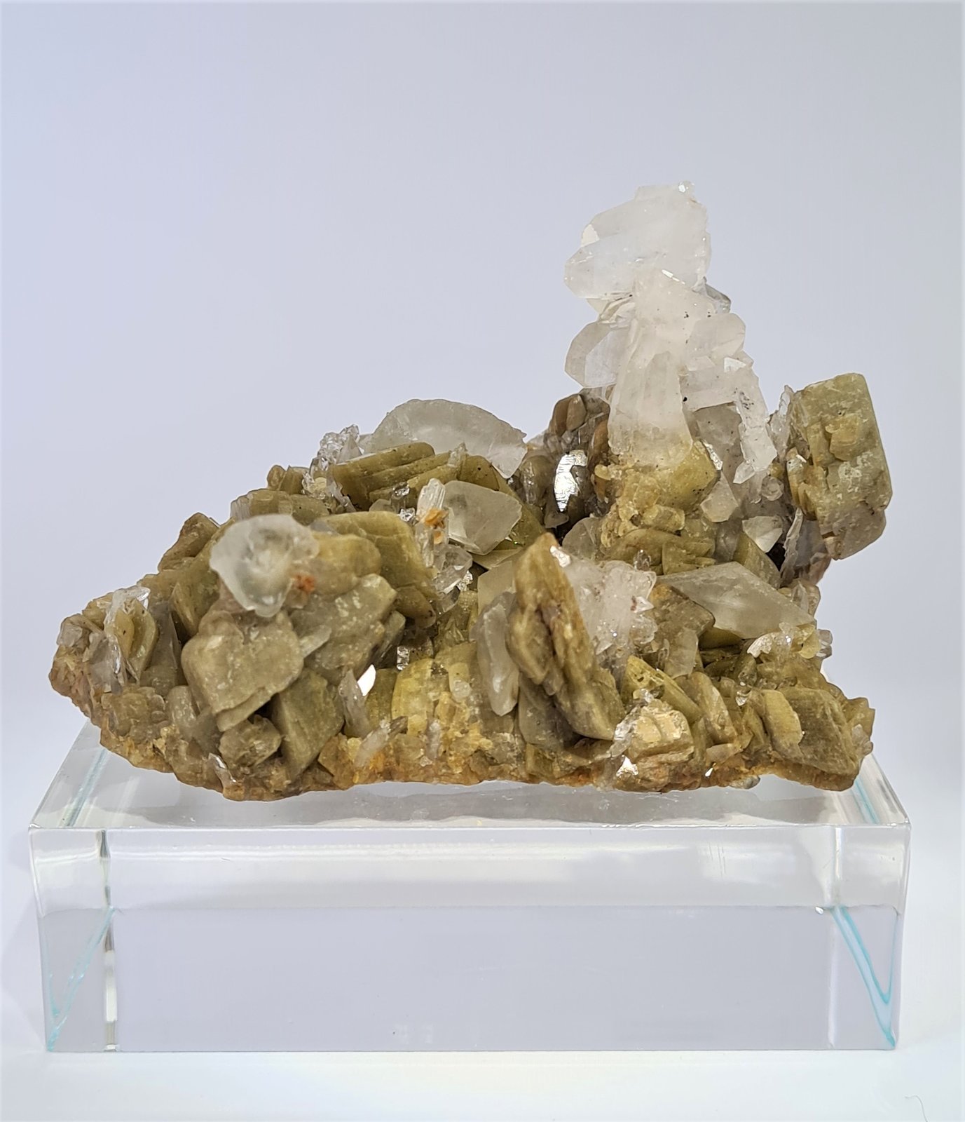 Siderite and Quartz
70mm x 50mm x 40mm
(Autor: Philippe Durand)
