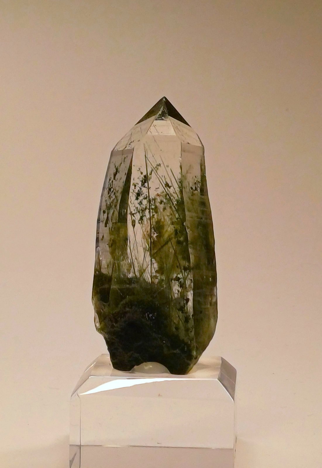 Quartz with Chlorite and Actinolite
62mm x 30mm x 25mm
(Autor: Philippe Durand)