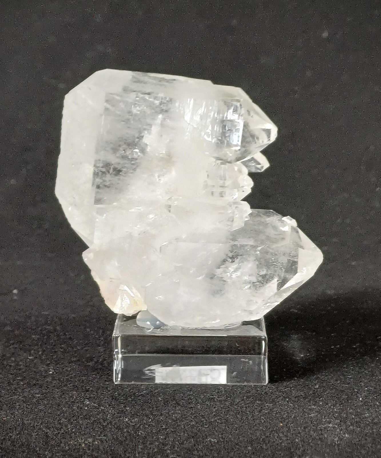 Quartz (variety faden)
55mm x 60mm x 45mm
(Autor: Philippe Durand)