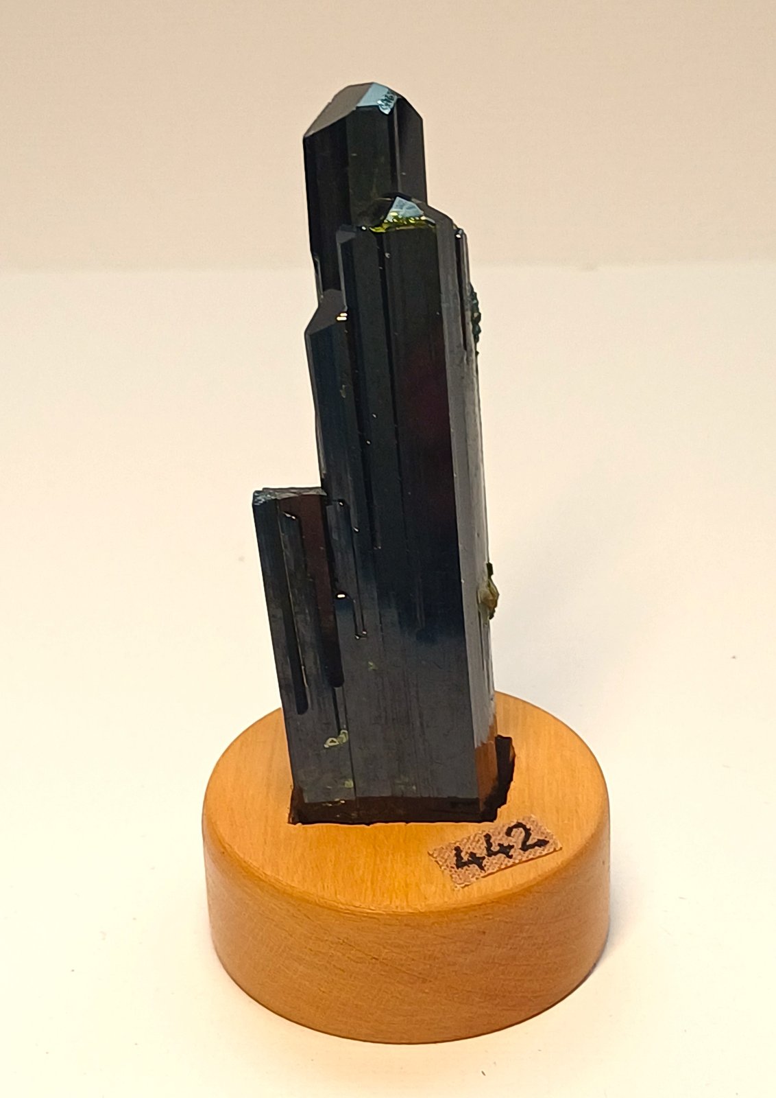 Epidote
70mm x 20mm x 15mm
(Autor: Philippe Durand)