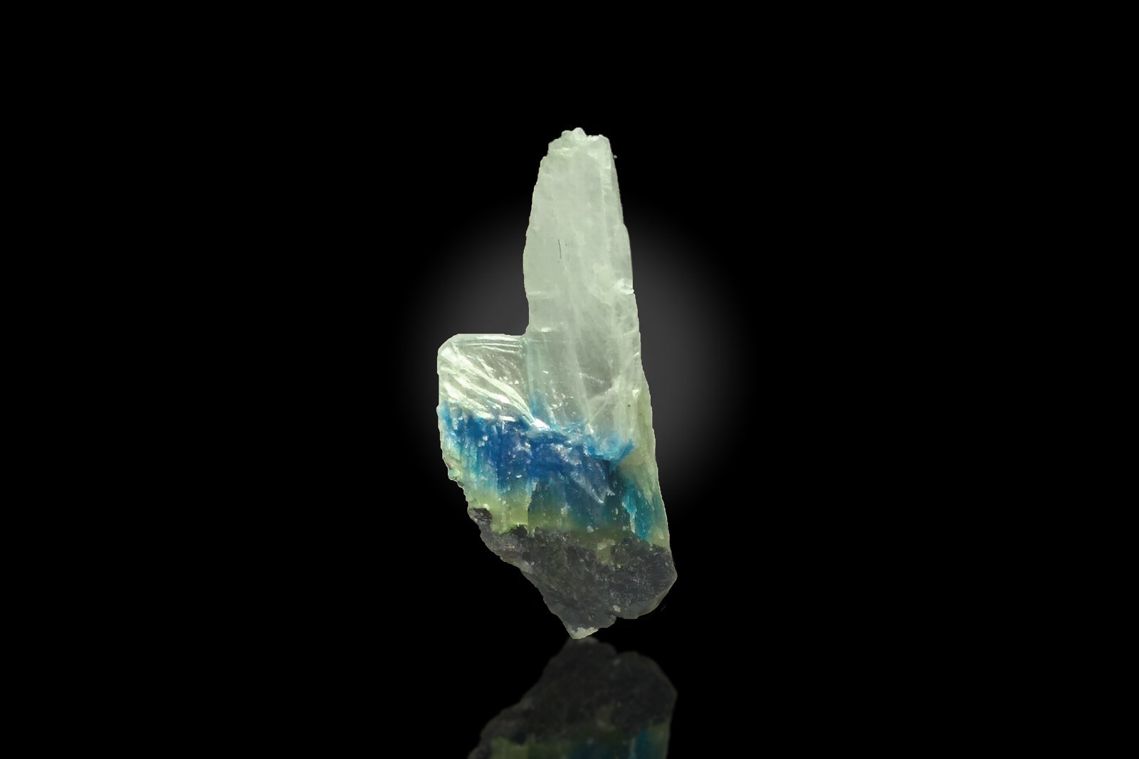 Stranskiite and Leiteite
10 x 4 x 3 mm
(Autor: SunYi)