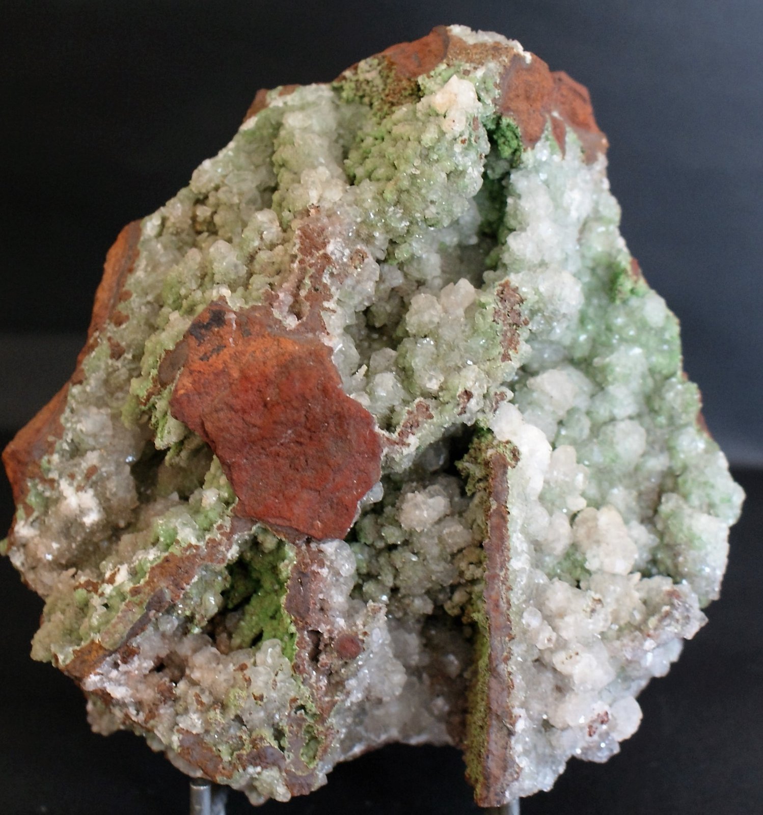 Conichalcite and Calcite
110mm x 60mm x 30mm
(Autor: Philippe Durand)