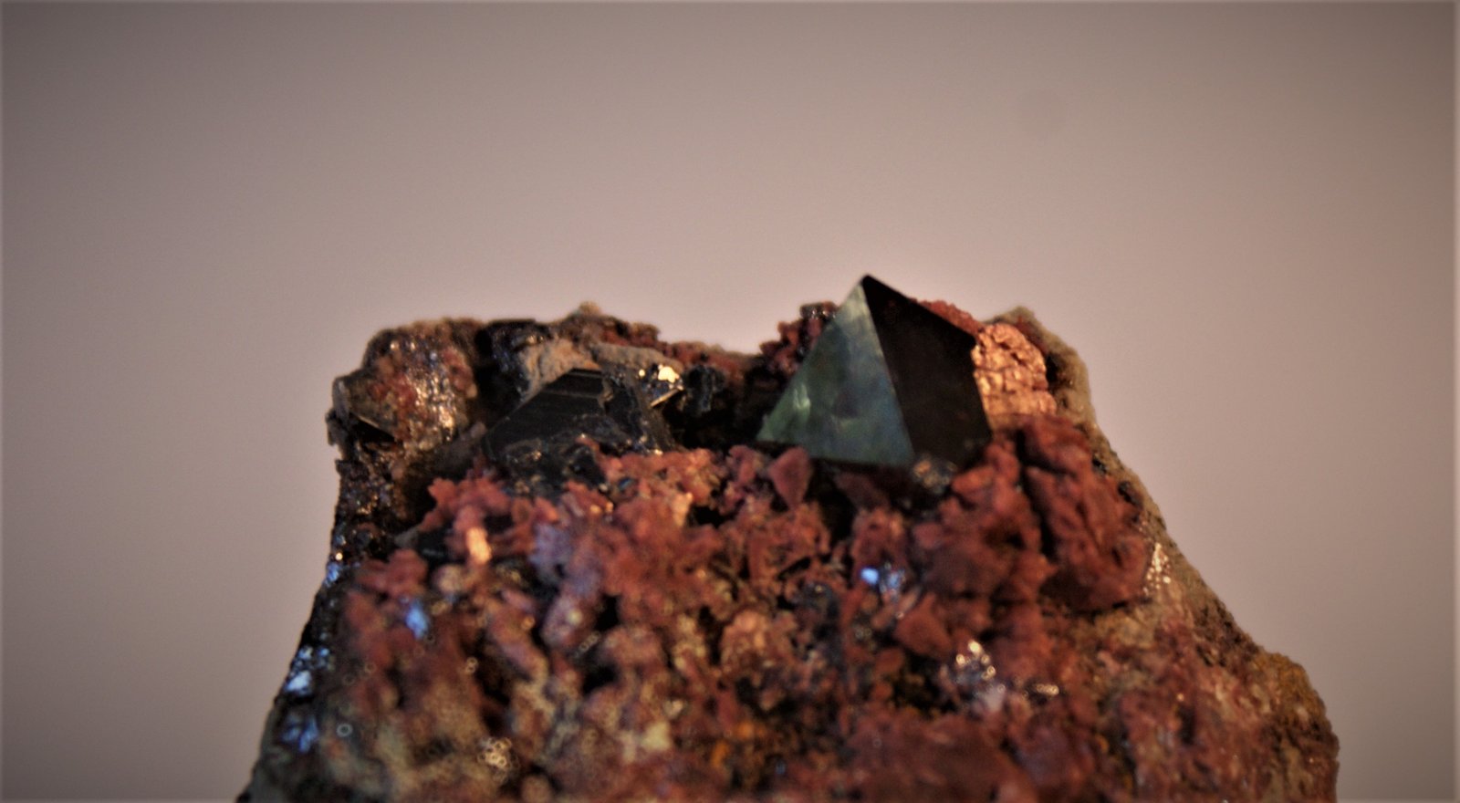 Cuprite
40mm x 40mm x 40mm
(Autor: Philippe Durand)