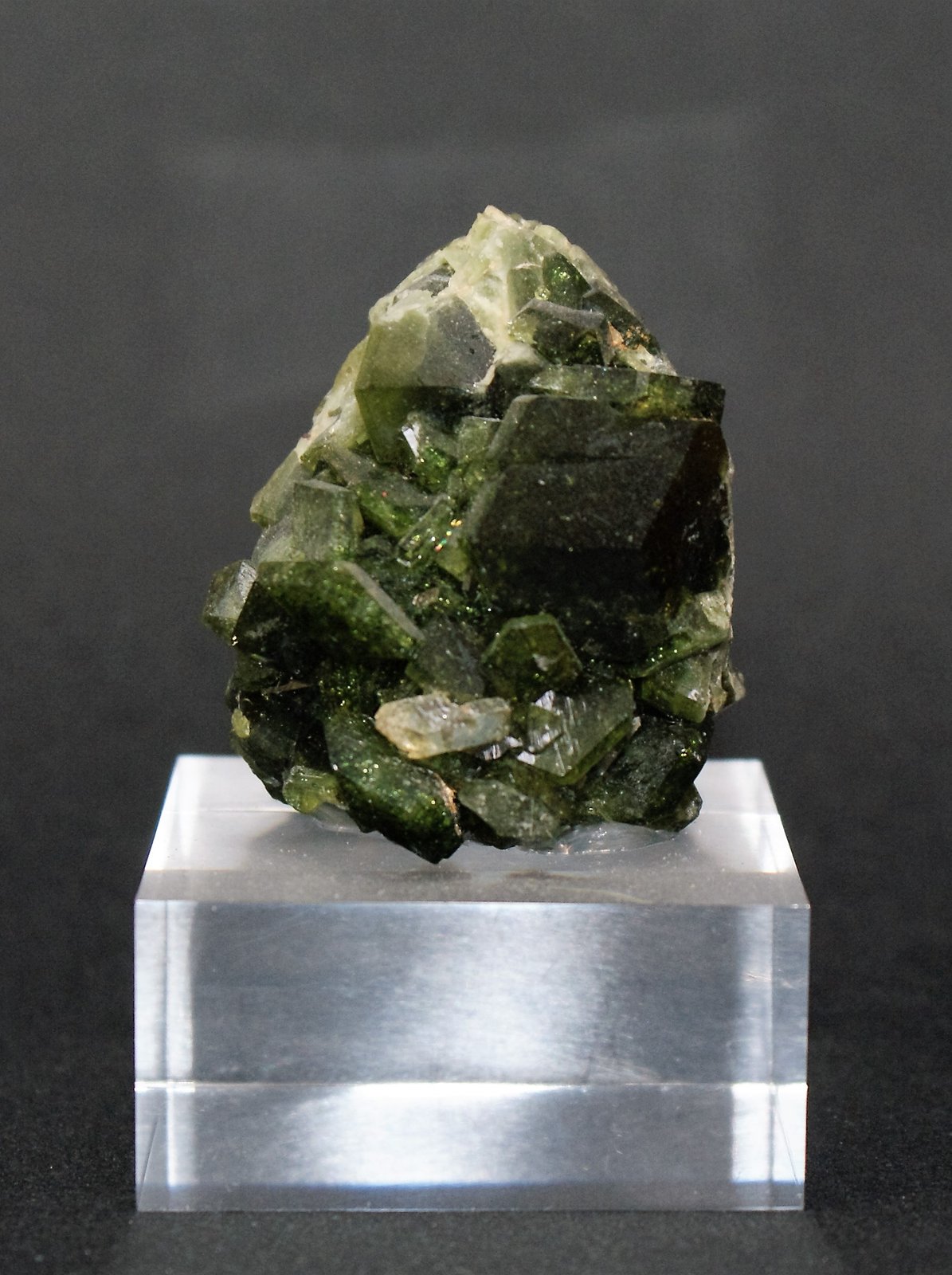 Uvite
40mm x 40mm x 30mm
(Autor: Philippe Durand)