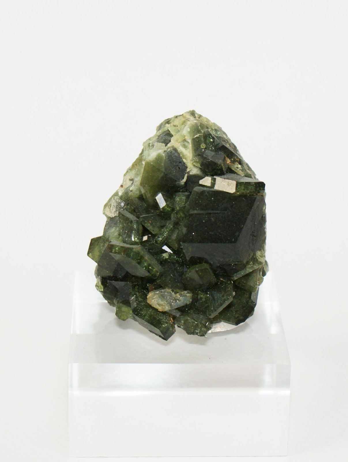 Uvite
40mm x 40mm x 30mm
(Autor: Philippe Durand)