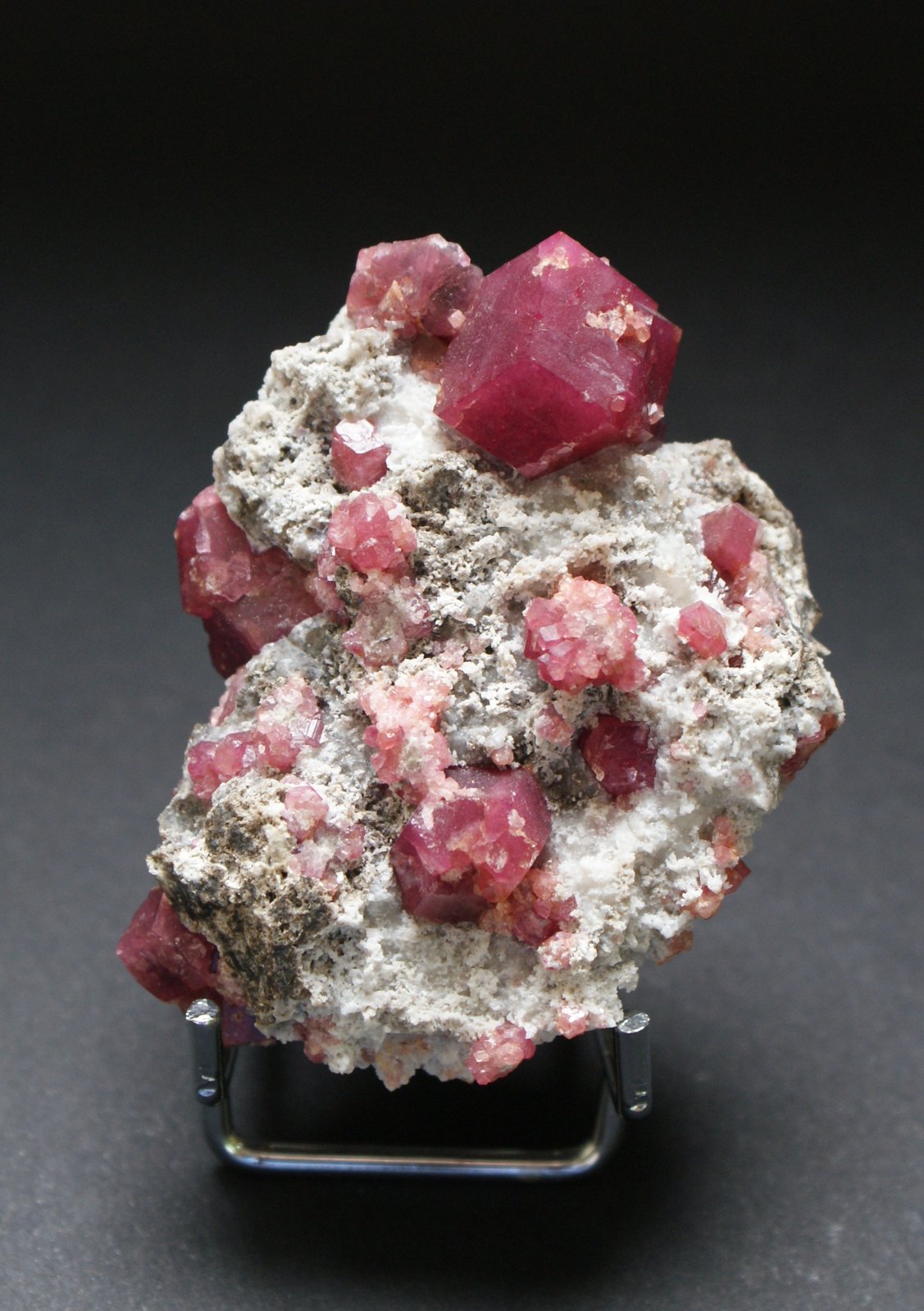 Grossular
70mm x 50mm x 30mm
(Autor: Philippe Durand)