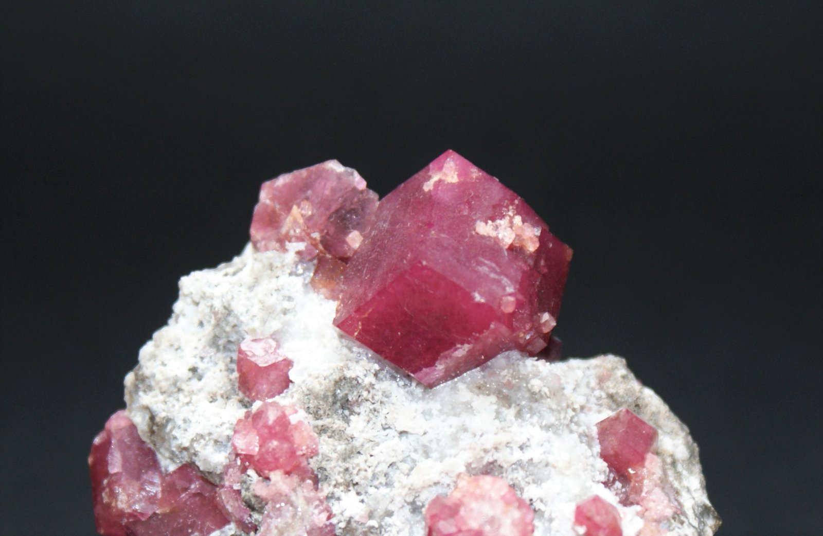Grossular
70mm x 50mm x 30mm
(Autor: Philippe Durand)