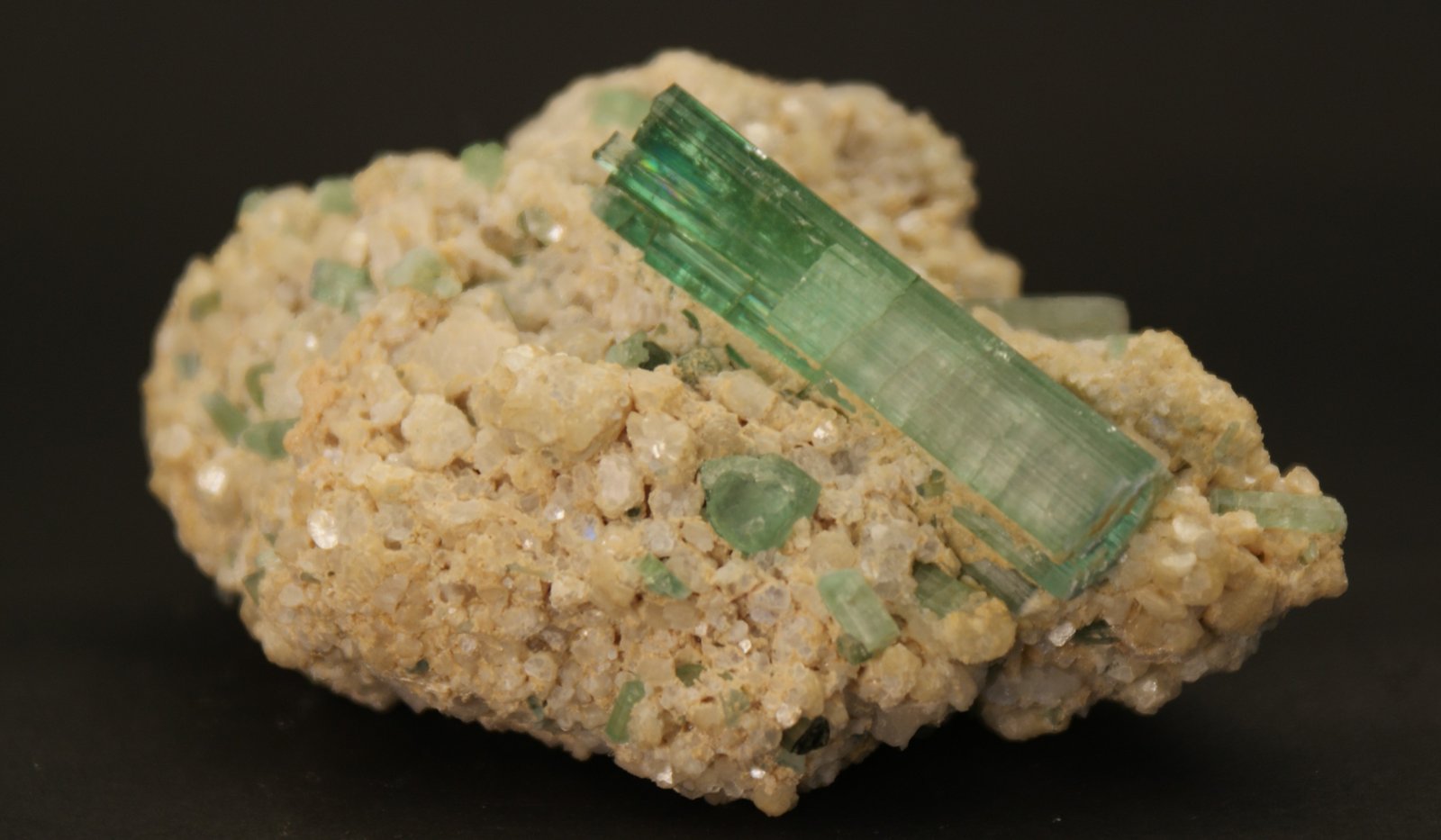 Elbaite
70mm x 50mm x 40mm
(Autor: Philippe Durand)