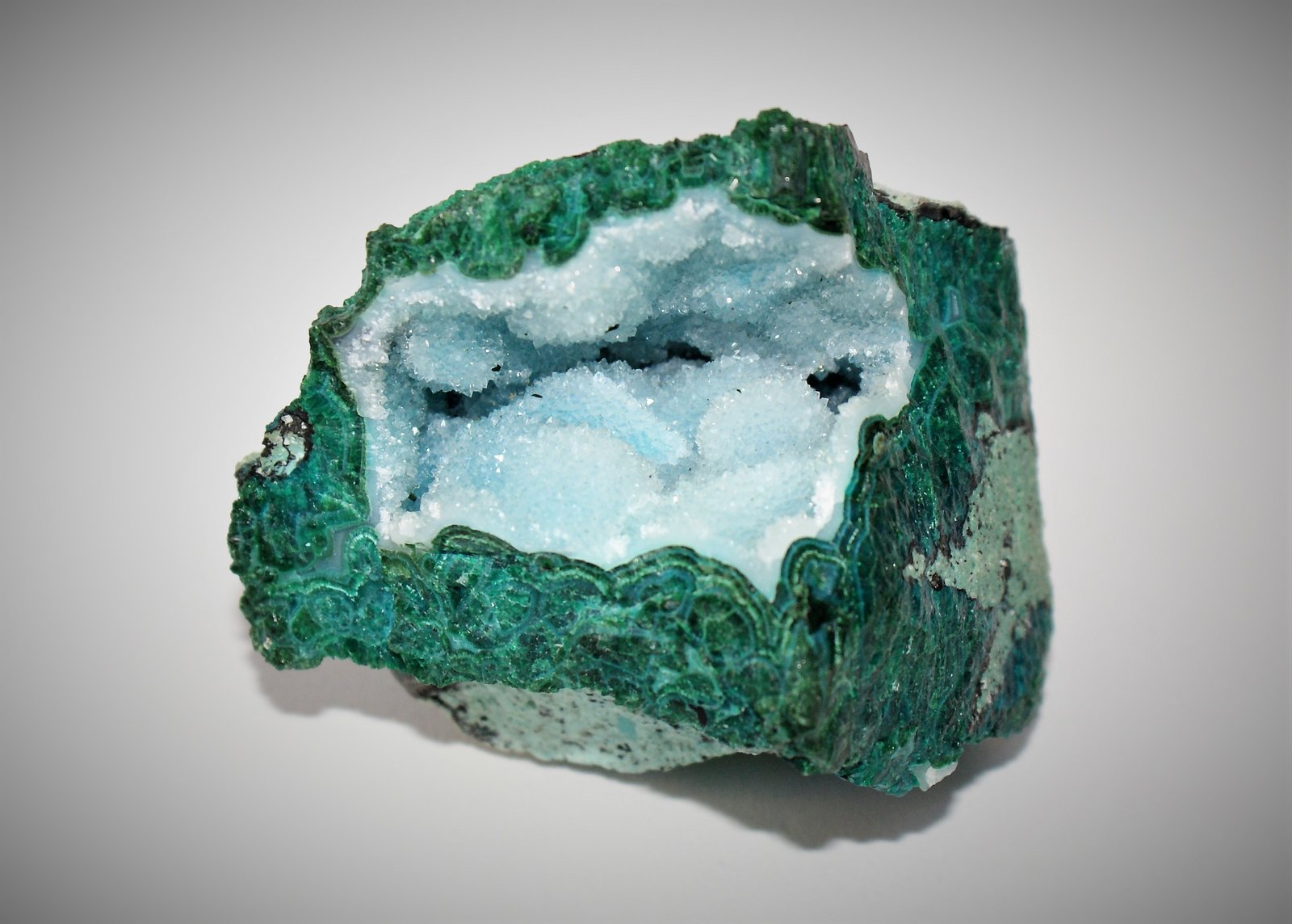 Quartz on Chrysocolla
55mm x 50mm x 50mm
(Autor: Philippe Durand)