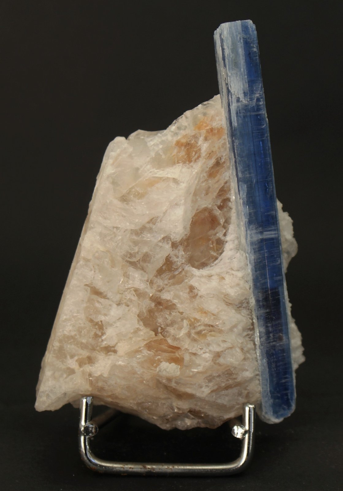 Kyanite
70mm x 50mm x 30mm
(Autor: Philippe Durand)