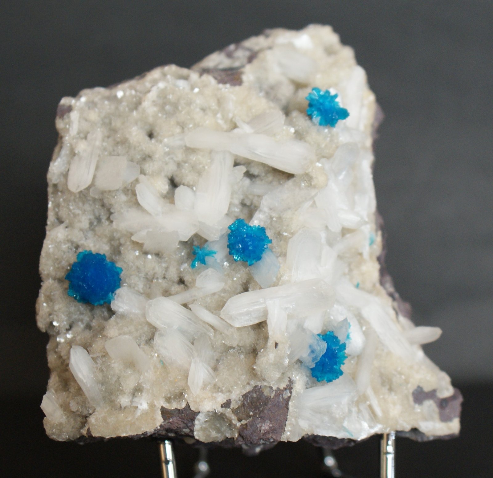Cavansite and Stilbite-Ca and Heulandite
80mm x 80mm x 40mm
(Autor: Philippe Durand)