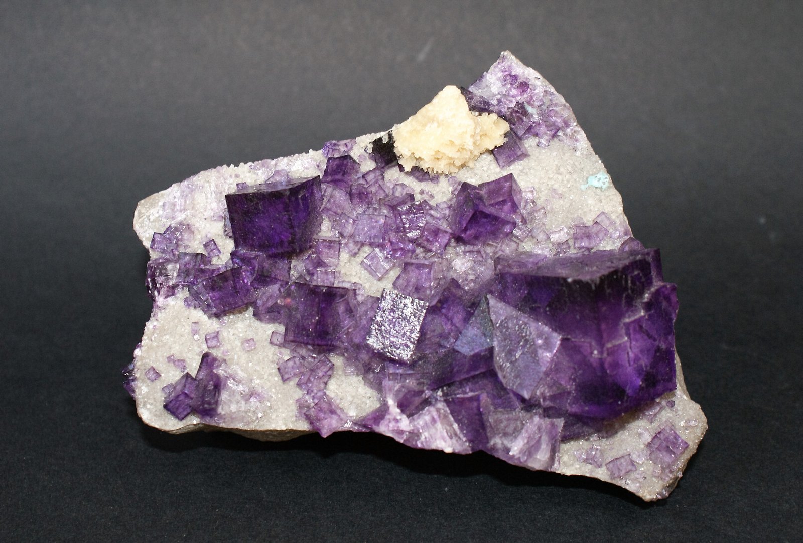 Fluorite
105mm x 80mm x40mm
(Autor: Philippe Durand)