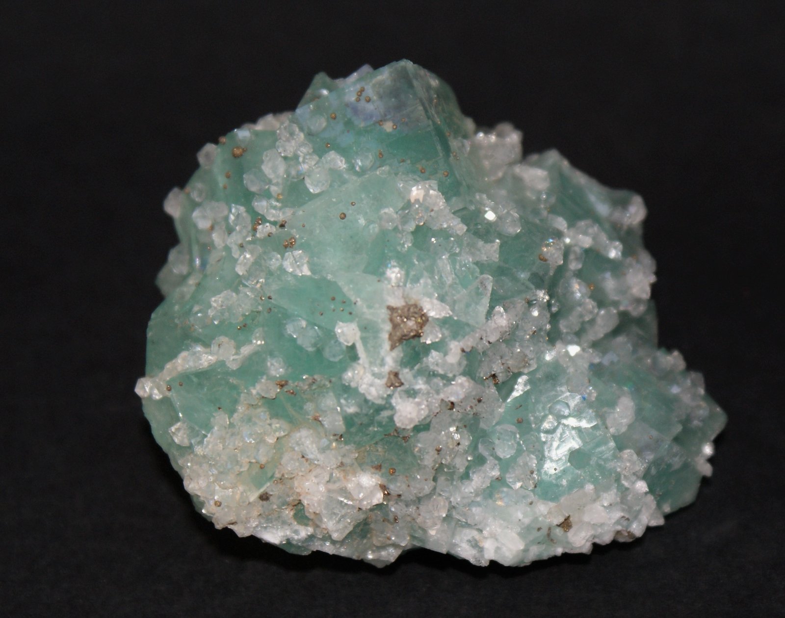 Fluorite and Quartz
55mm x 55mm x 40 mm
(Autor: Philippe Durand)