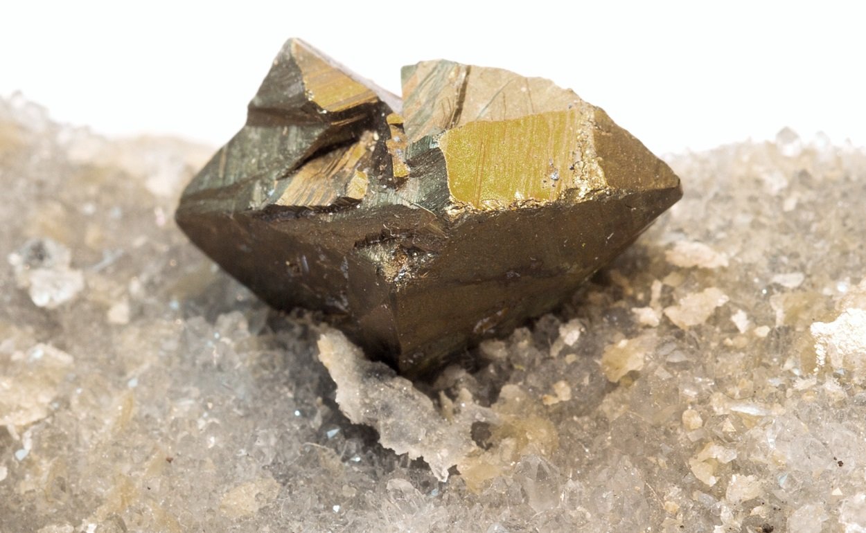 Chalcopyrite
FOV 3 cm
(Autor: Tobi)