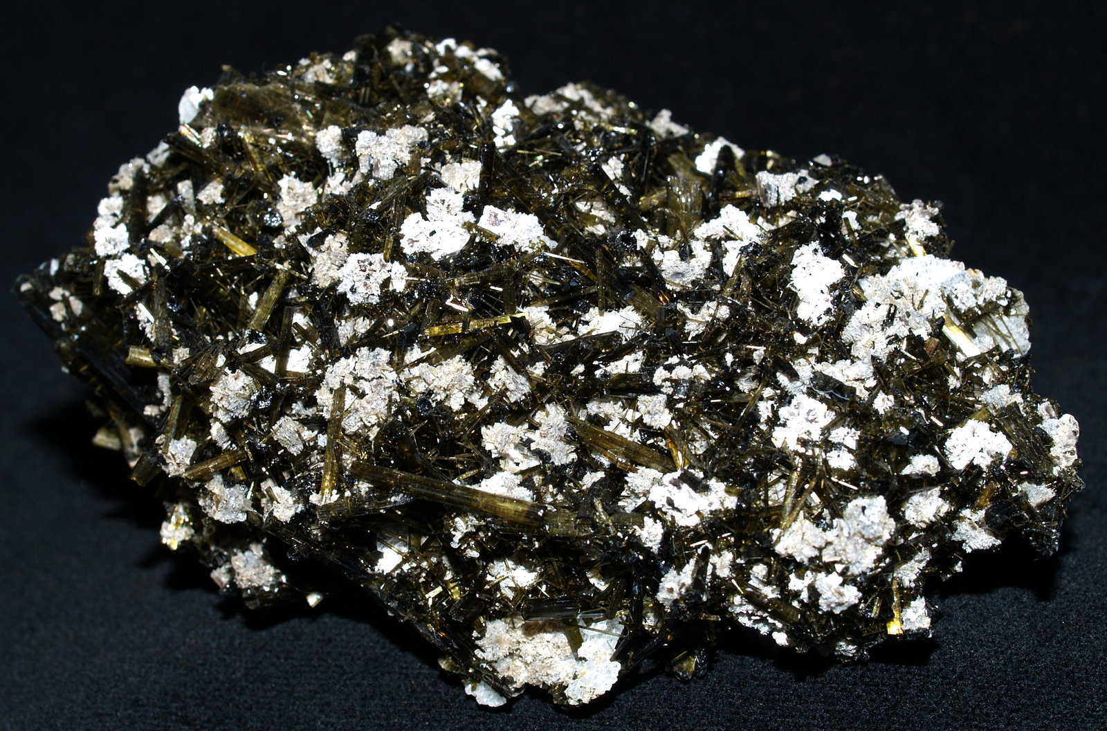 Elbaite
11x7x5 cm
(Autor: Joseph DOliveira)