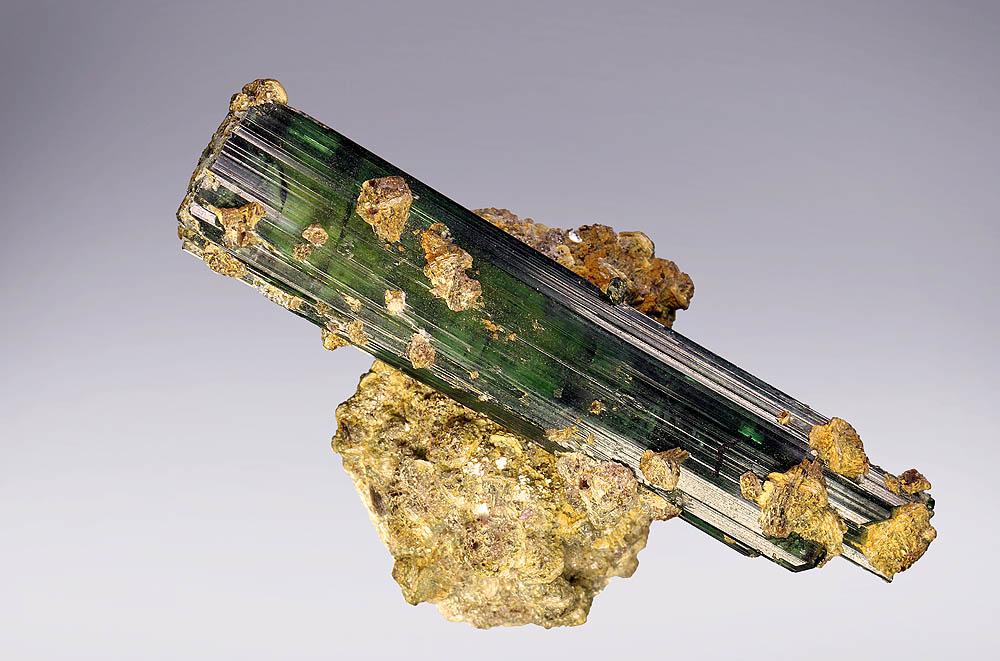 Elbaite
53 mm
(Autor: Gerhard Brandstetter)