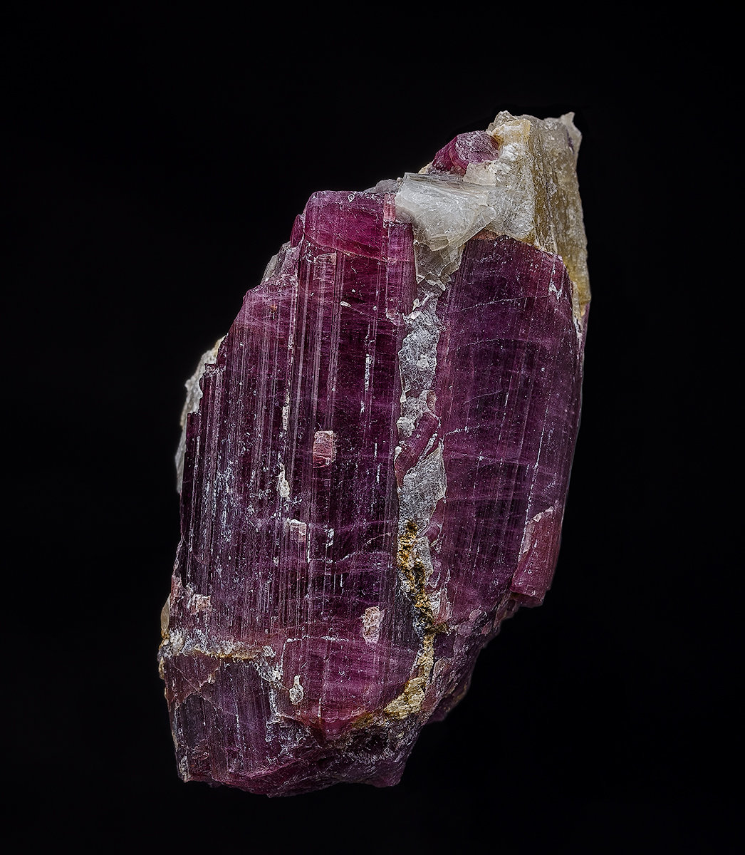 Elbaite
4.3 x 2.5 cm
(Autor: am mizunaka)