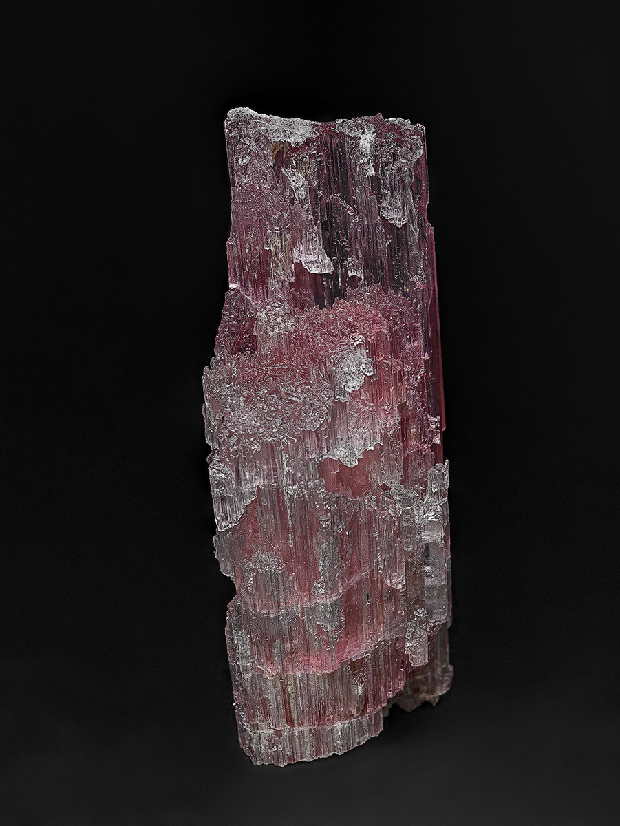 Elbaite
5.5 x 2.4 cm
(Autor: am mizunaka)