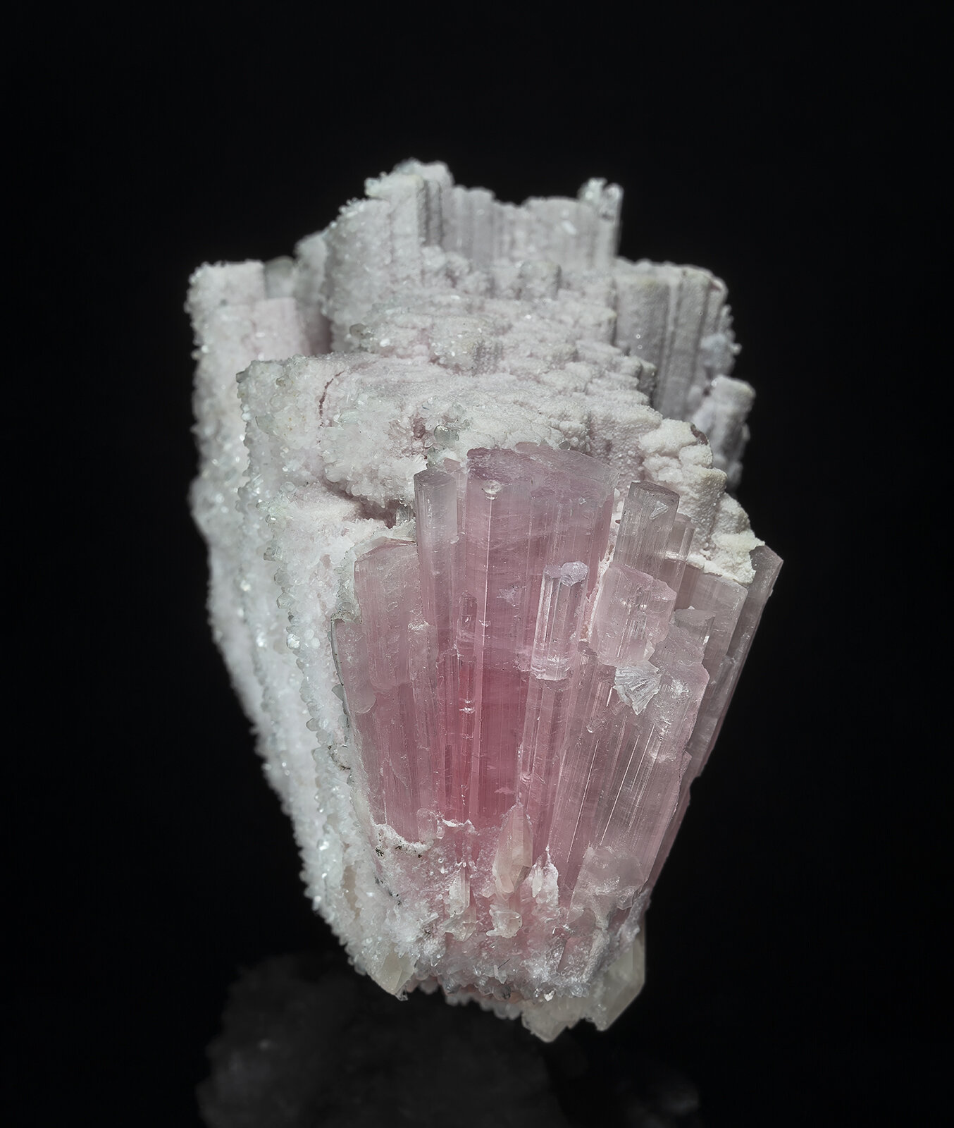 Elbaite
Distrito Dara-I-Pech (Distrito Pech), Provincia Kunar (Konar), Afganistán
5.0 x 7.7 cm
(Autor: am mizunaka)