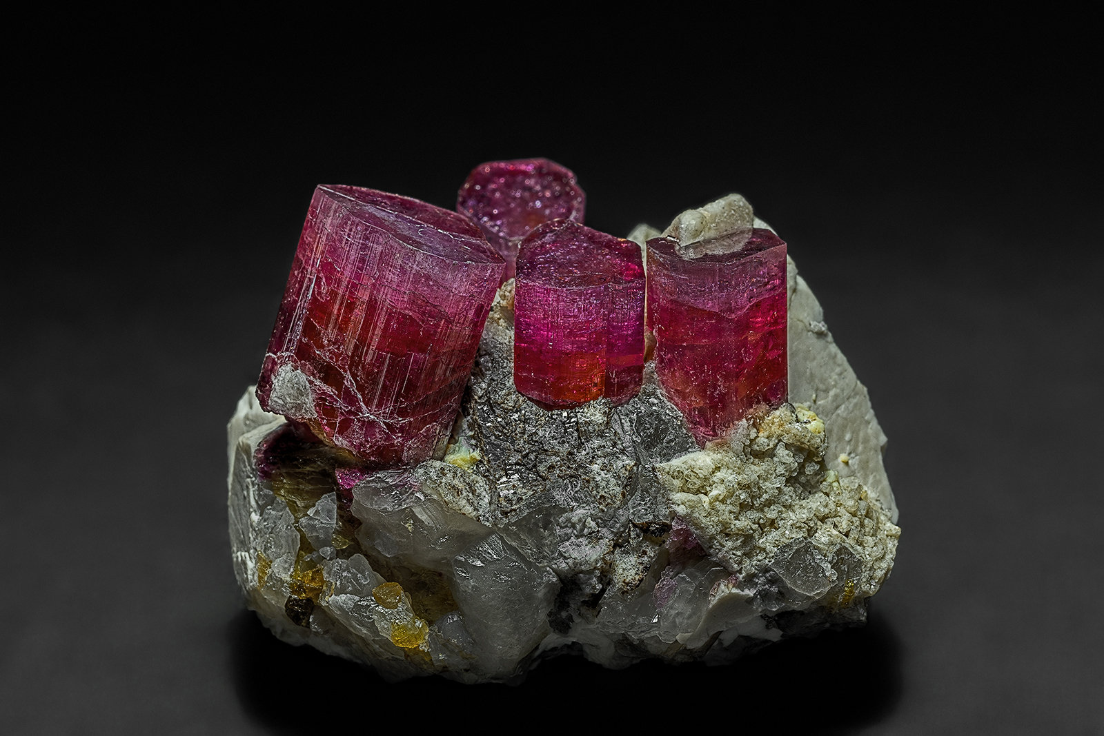 Elbaite
5.3 x 3.9 cm
(Autor: am mizunaka)