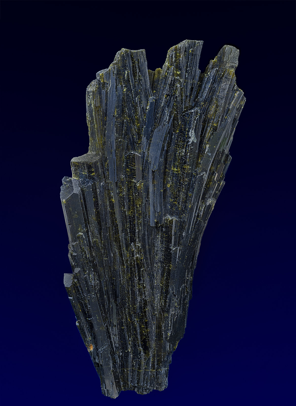 Epidote
11.1 x 5.1 cm
(Autor: am mizunaka)