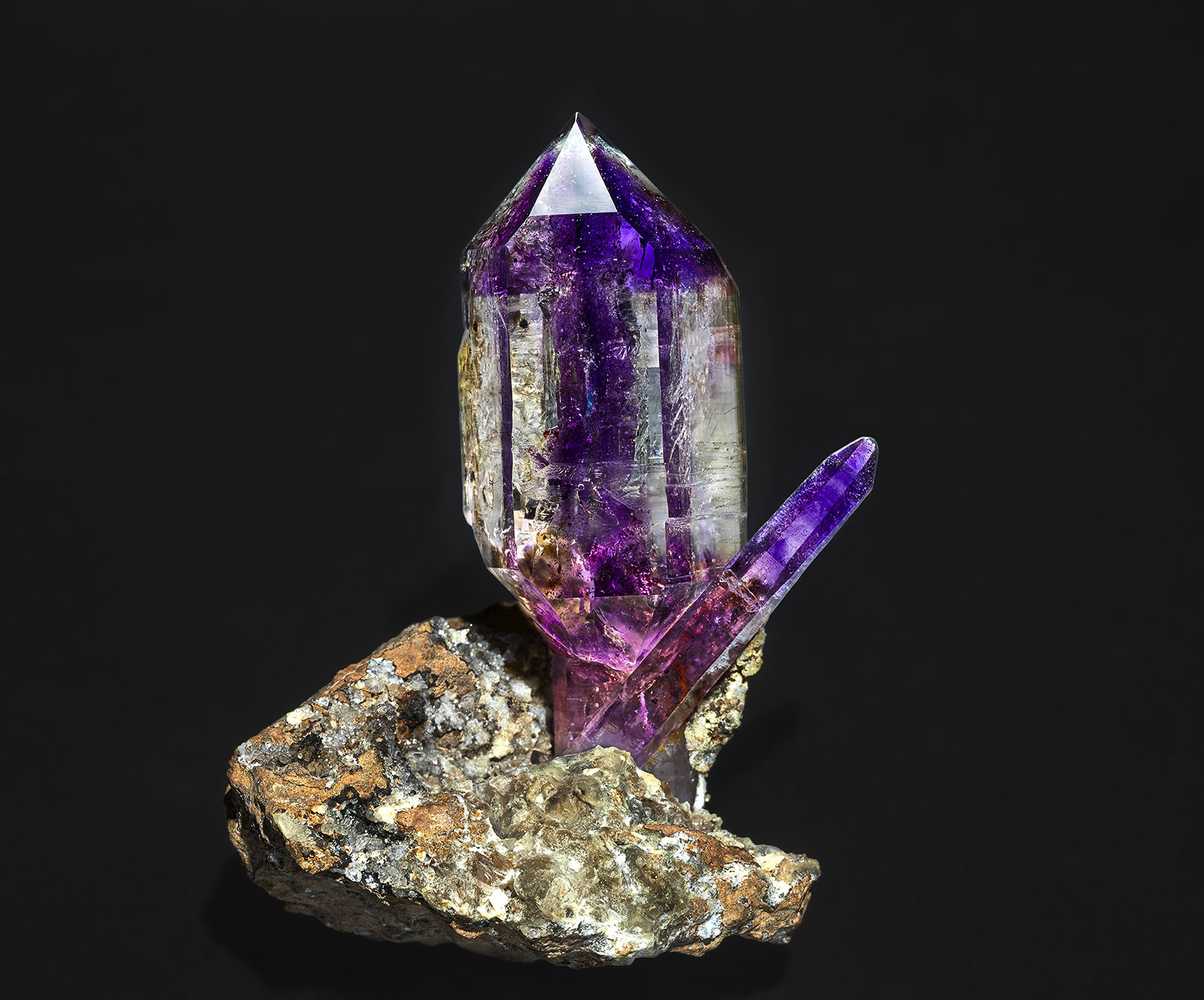 Quartz (variety amethyst)
8.7 x 6.1 cm
(Autor: am mizunaka)