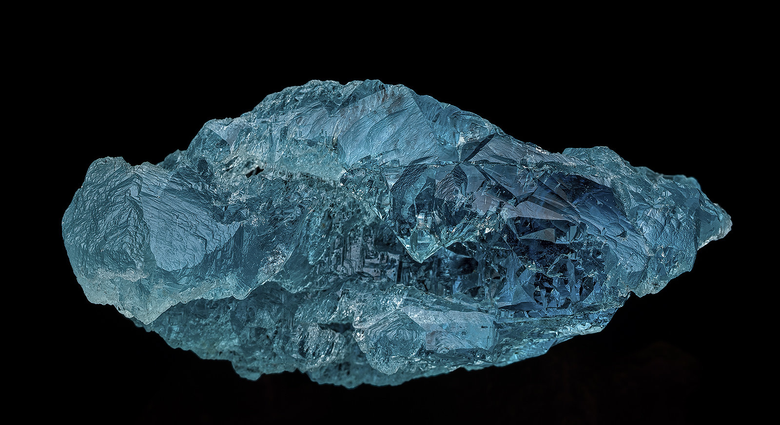 Beryl (variety aquamarine)
6.1 x 3.1 cm
(Autor: am mizunaka)
