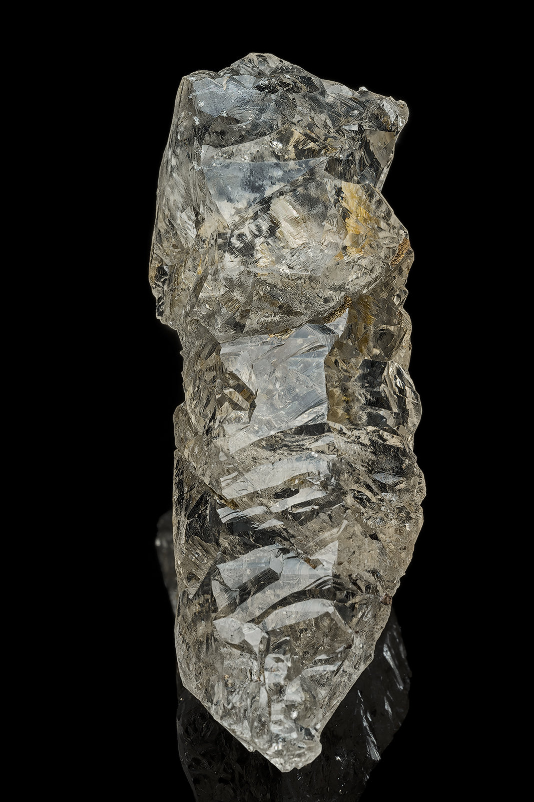 Quartz (variety smoky quartz)
8.0 x 3.0 x 2.5 cm
(Autor: am mizunaka)