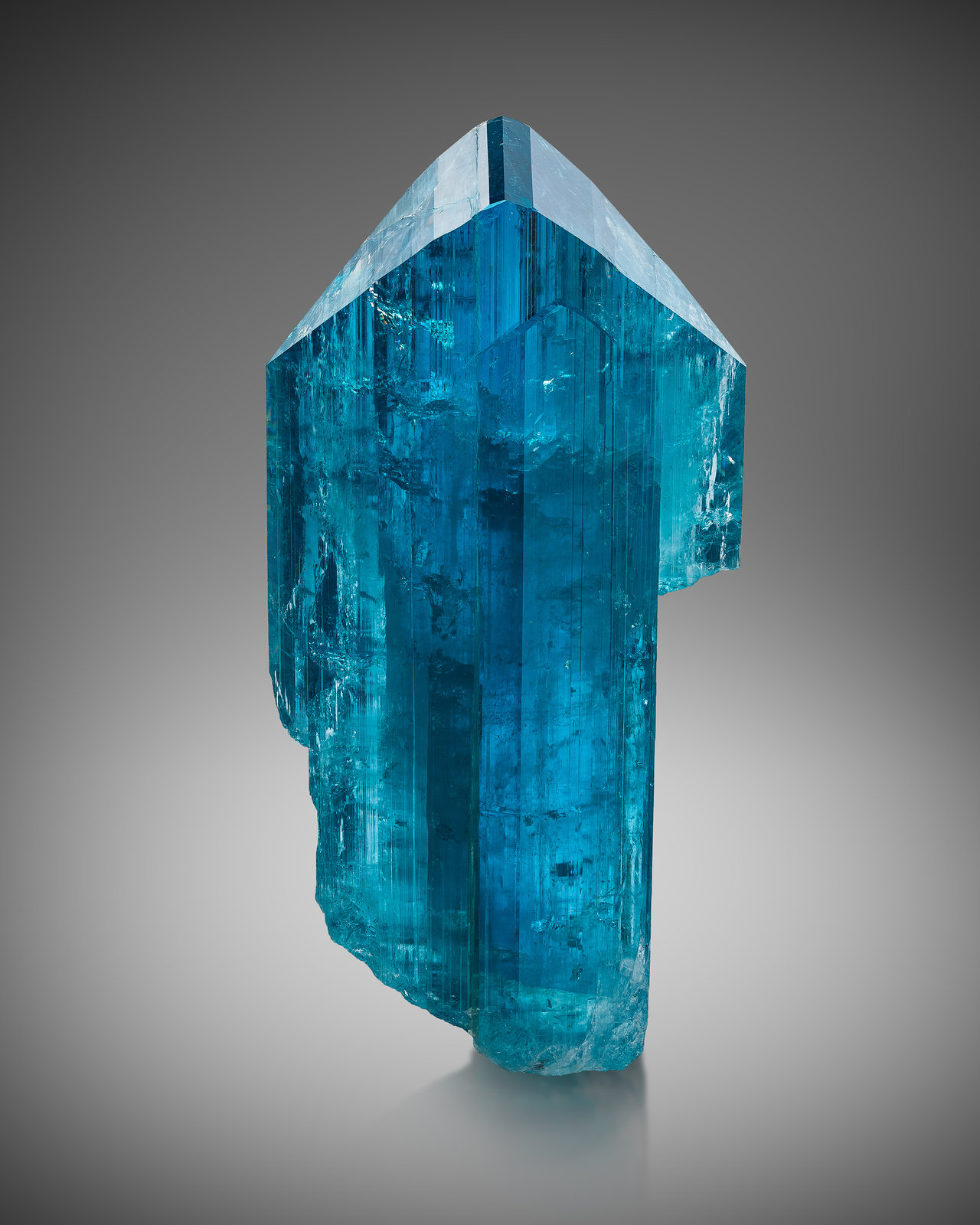 Euclase
8 x 4 x 15.5 cm
(Autor: MIM Museum)