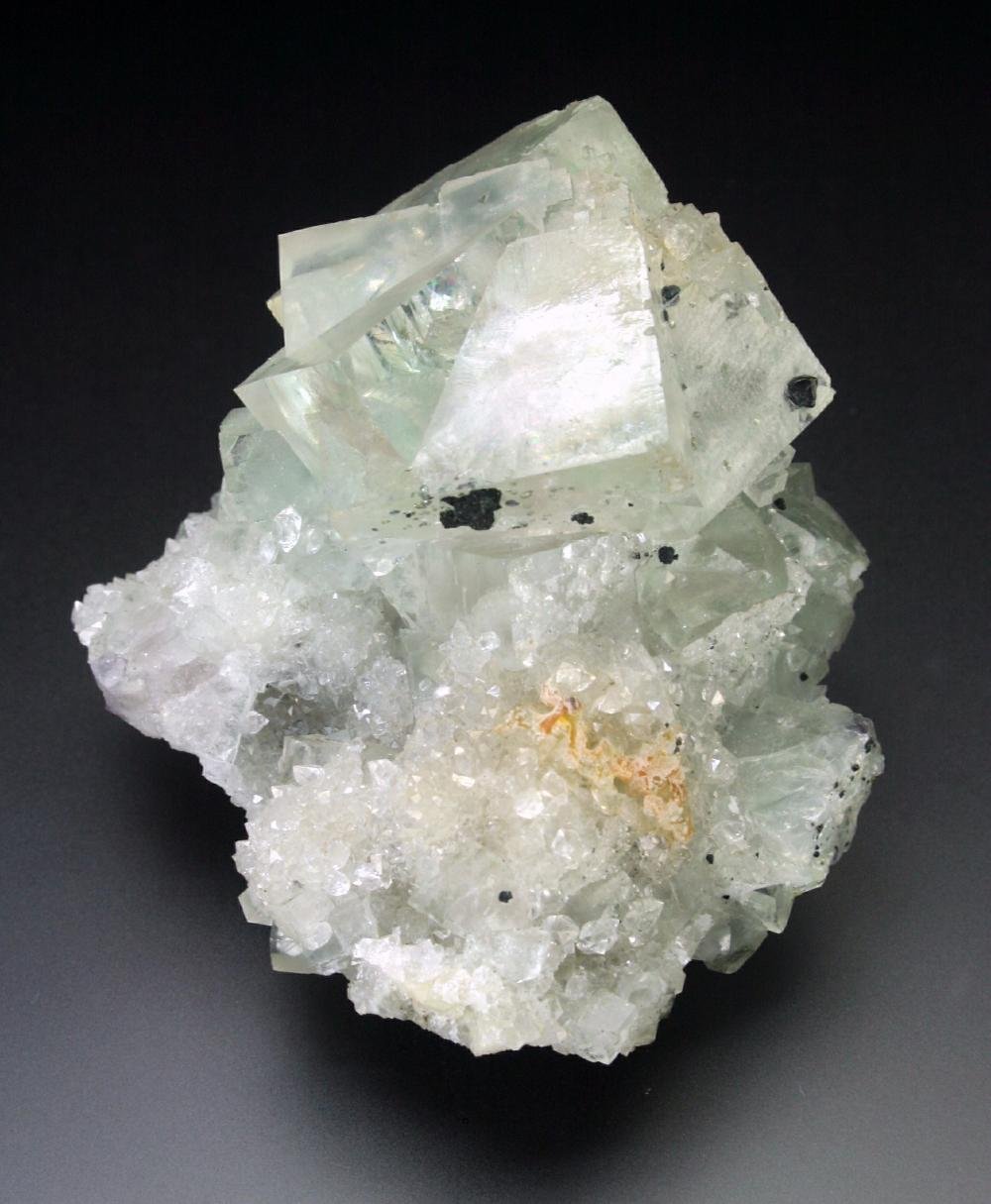 Fluorite on Quartz
5x5x4 cm overall size
(Autor: Jesse Fisher)
