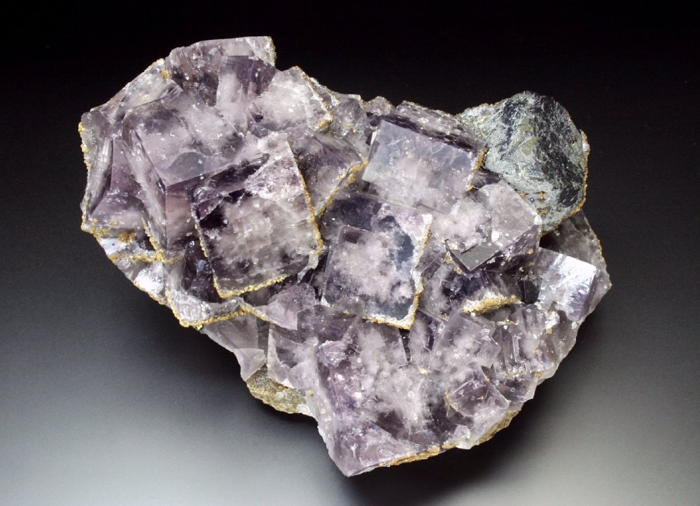 Fluorite, Siderite, Galena
11x8x7 cm overall size
(Autor: Jesse Fisher)