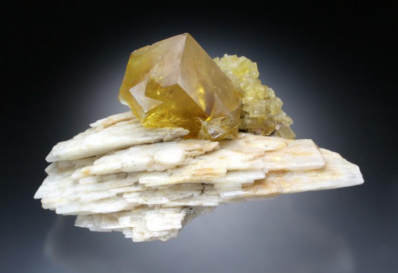Fluorite on Barite
13x9x7 cm
(Autor: Jesse Fisher)