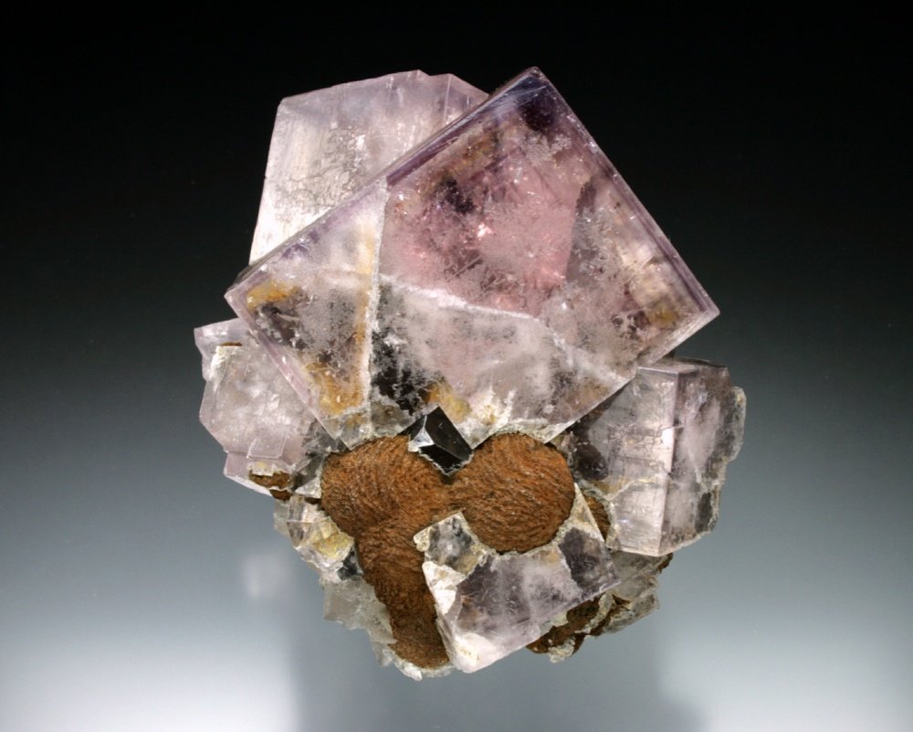 Fluorite with Siderite
8x7x6 cm overall size
(Autor: Jesse Fisher)
