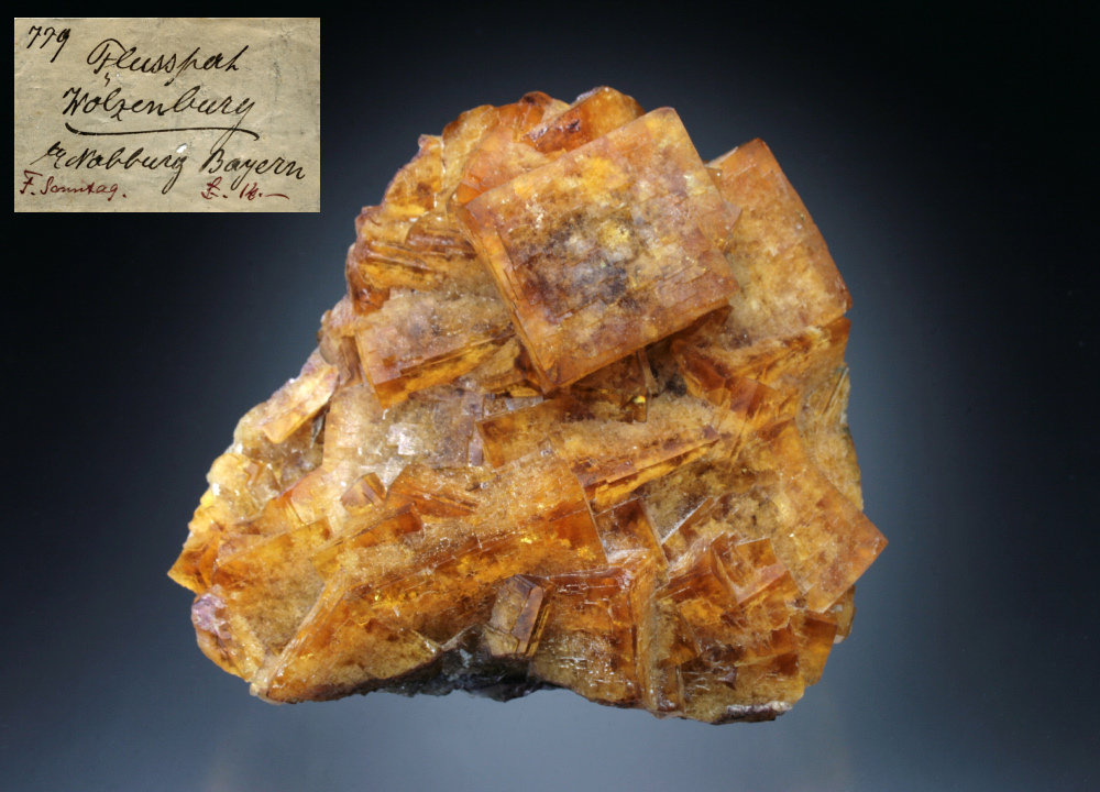 Fluorite
10x9x4 cm overall size.
(Autor: Jesse Fisher)