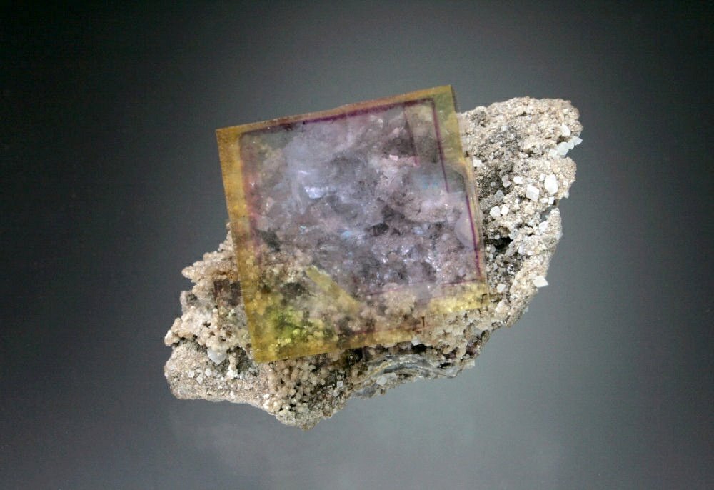 Fluorite
6x4x4 cm overall size
(Autor: Jesse Fisher)