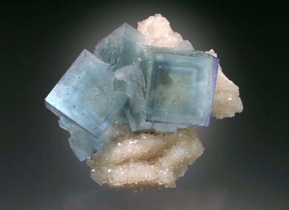 Fluorite and Quartz
7x6x3 cm overall size
(Autor: Jesse Fisher)