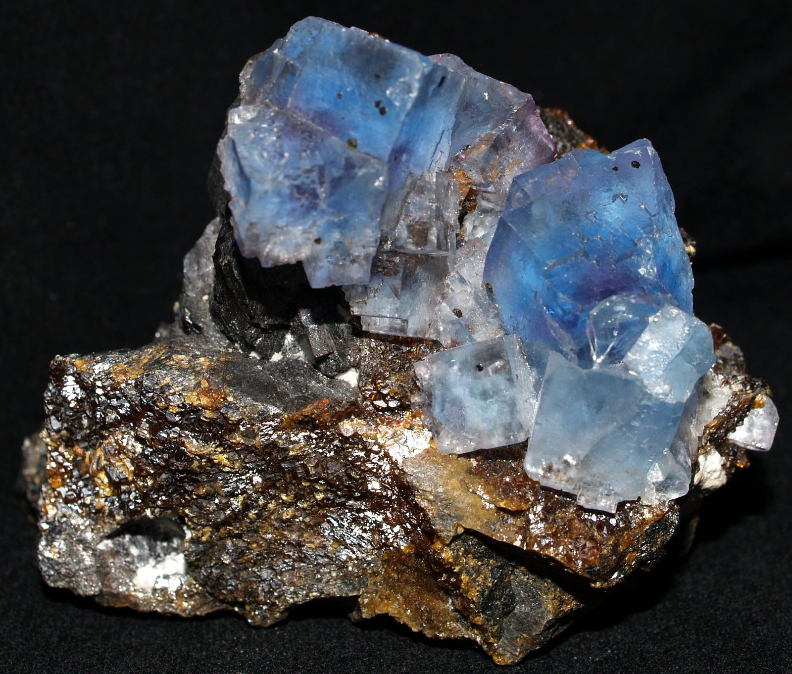 Fluorite
7x6.5x6 cm
(Autor: Joseph DOliveira)