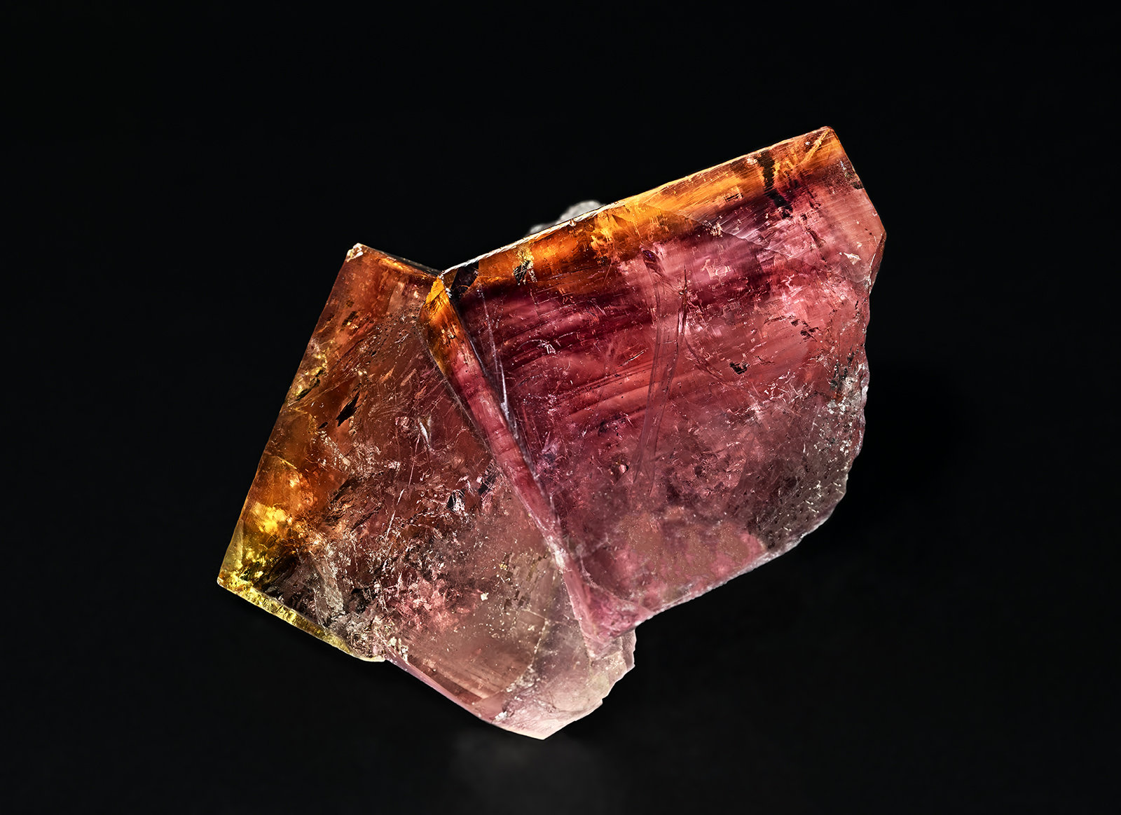 Fluorite, Calcite
7.3 x 6.8 cm
(Autor: am mizunaka)