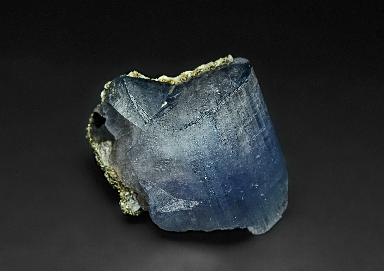 Fluorapatite, Pyrite
2.7 x 2.1 cm
(Autor: am mizunaka)